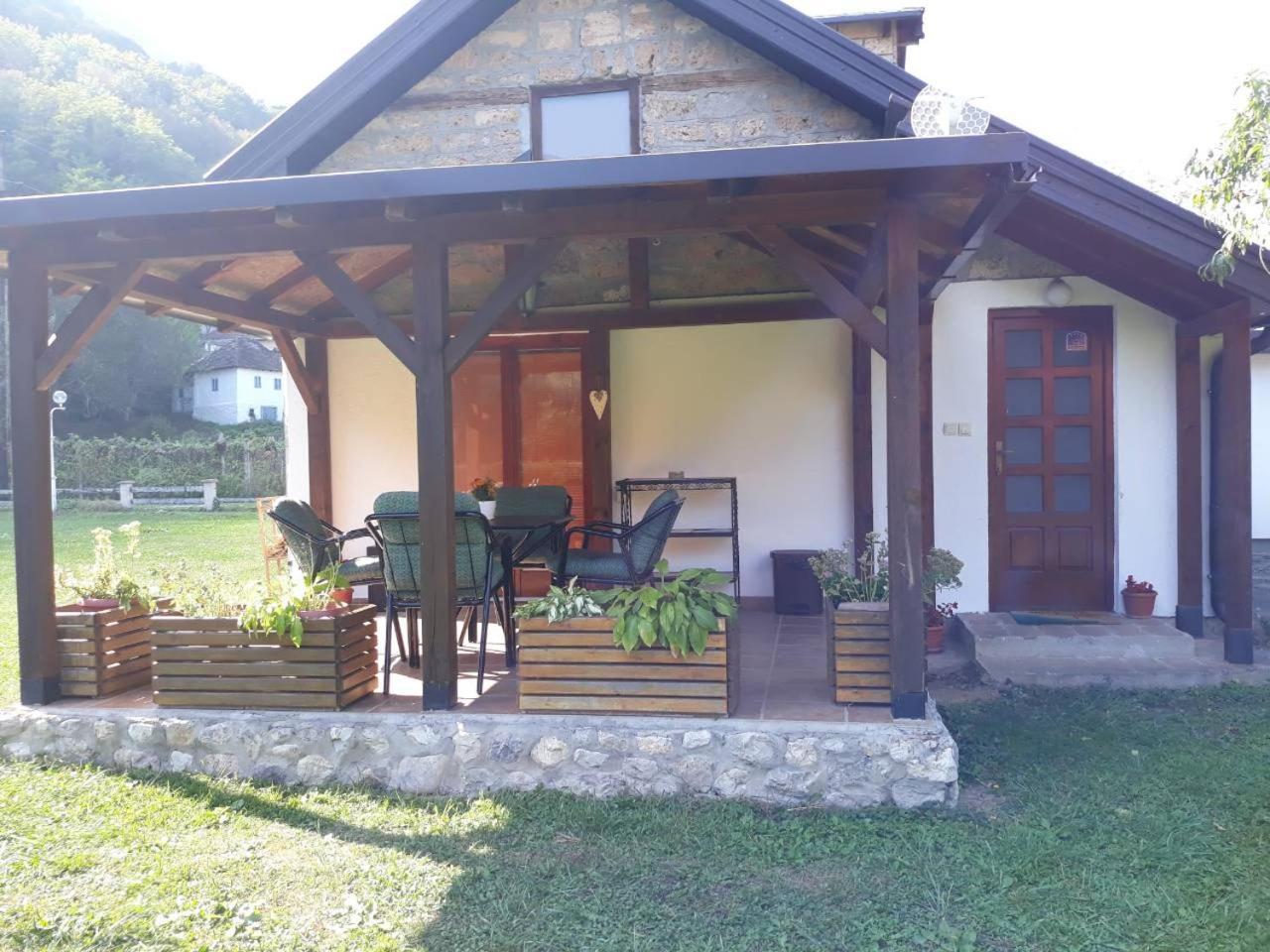 Apartmani Jovanovic 페루사스 외부 사진